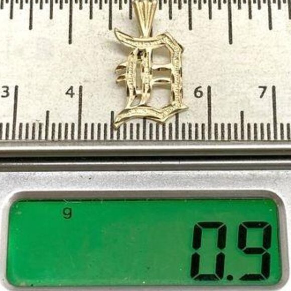 *SOLD* 14K Yellow Gold Letter "D" Old English Diamond Cut Initial Pendant - Picture 5 of 5